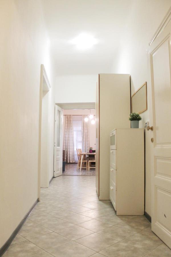 Modern Apartment Ve Smeckach 28 Praag Buitenkant foto